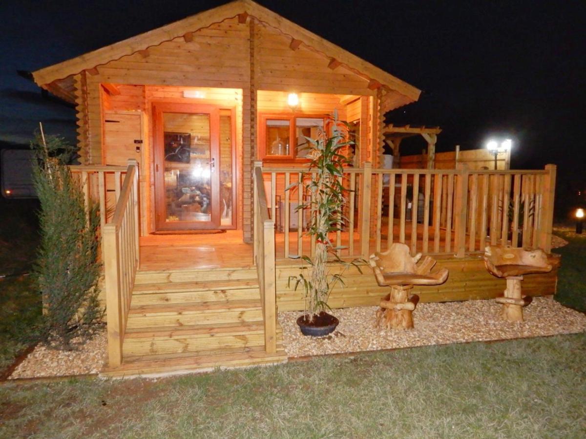 Balmoral Studio Lodge Ellesmere Exterior foto